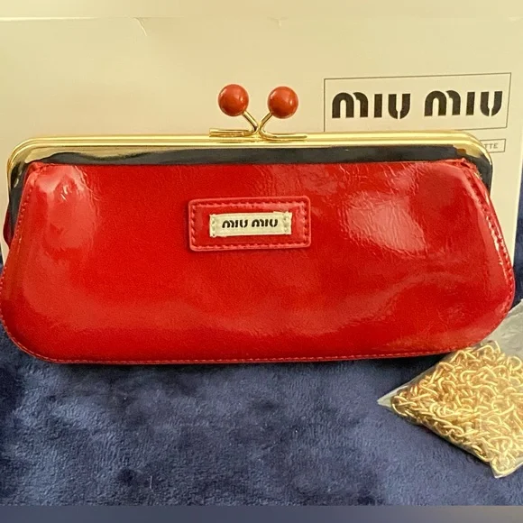 Miu Miu Red Patent Leather Clutch/Pochette Crossbody - Picture 5 of 5